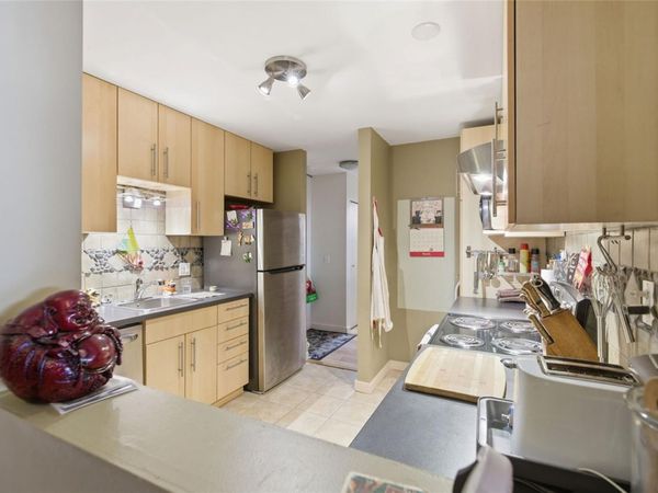 4728 Uplands Dr , Unit 302, Nanaimo, BC V9T 4S9