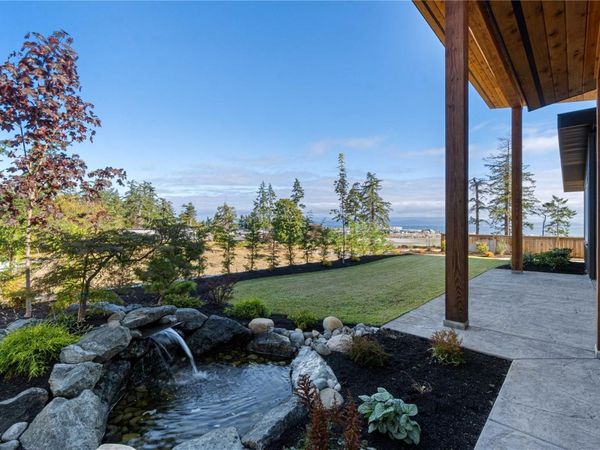 1017 Coral Pl, French Creek, BC V9P 2E1