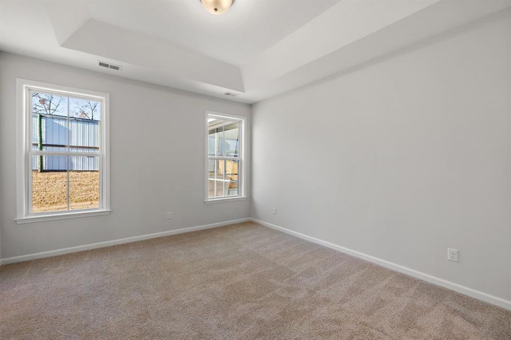 456 Eagleview Drive Photo 10