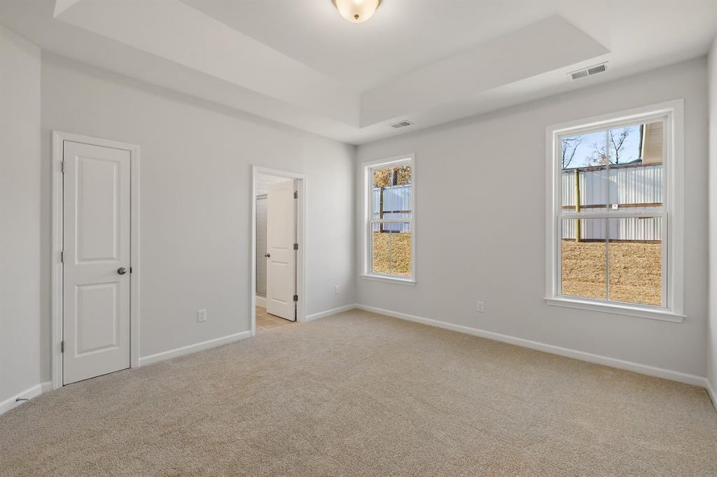 456 Eagleview Drive Photo 11