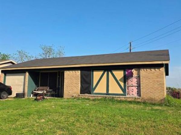 208 Woodgrove Street, Mesquite, TX 75181