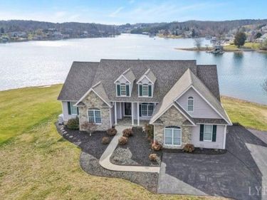 95 Marvin Gardens Drive, Moneta, VA 24121