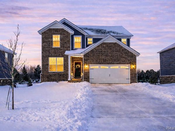 2882 Trillium Hills Drive, Commerce Twp, MI 48382