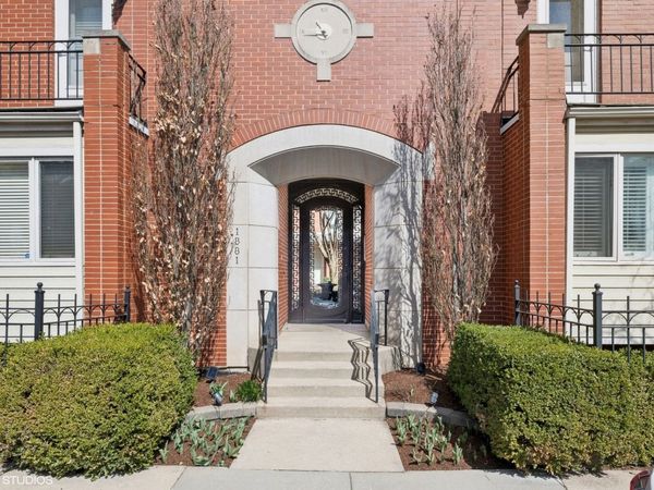 1881 N Poe Street , Unit C, Chicago, IL 60614