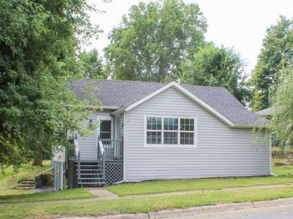 303 W Alexander Street, Buchanan, MI 49107