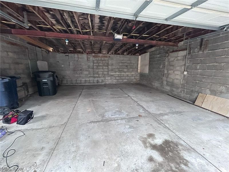 600 Robinette Court, Akron, OH 44310 Photo 31