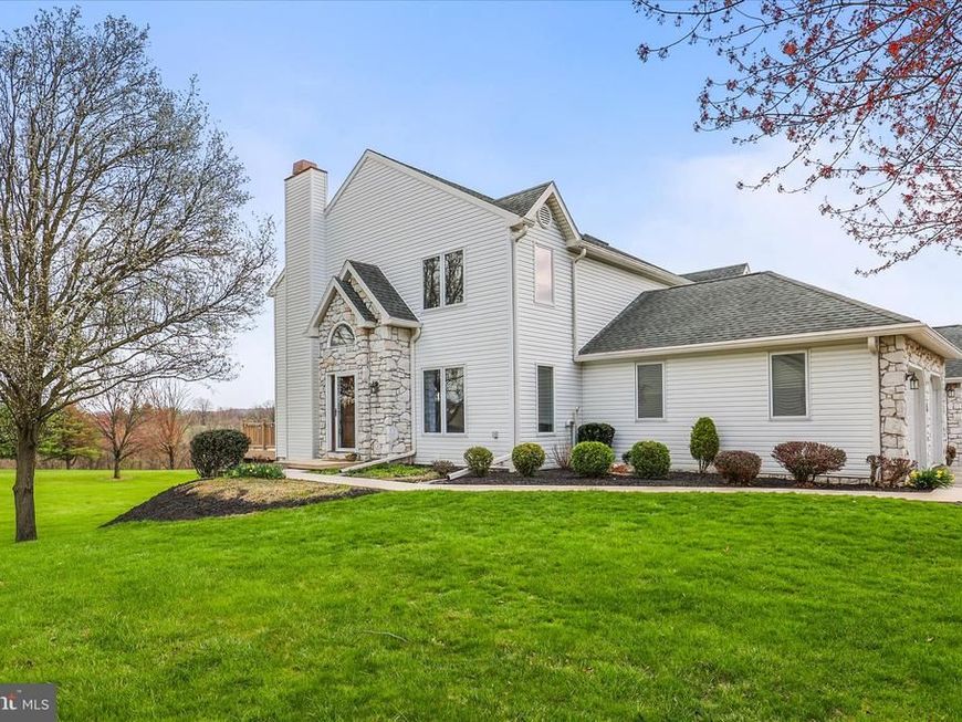 2652 Fairway Drive, Unit 2652, York, PA 17402 Main Photo