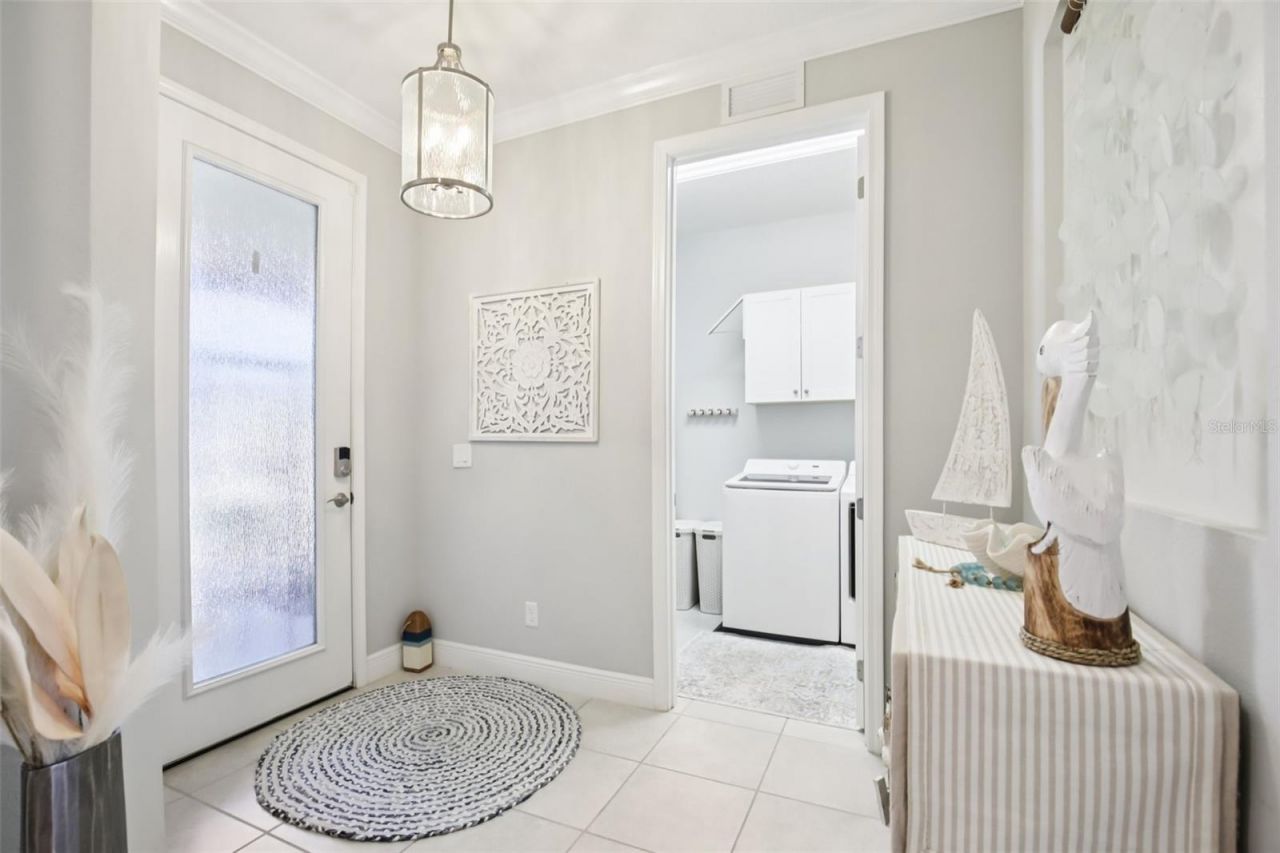 2946 Trustee Avenue , Sarasota, FL 34243 Photo