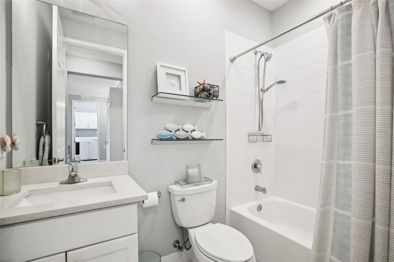 2946 Trustee Avenue , Sarasota, FL 34243 Photo