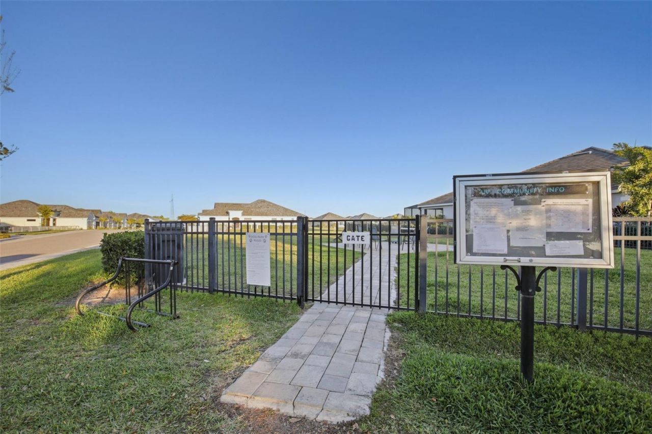 2946 Trustee Avenue , Sarasota, FL 34243 Photo