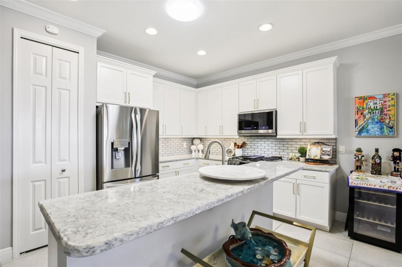 2946 Trustee Avenue , Sarasota, FL 34243 Photo