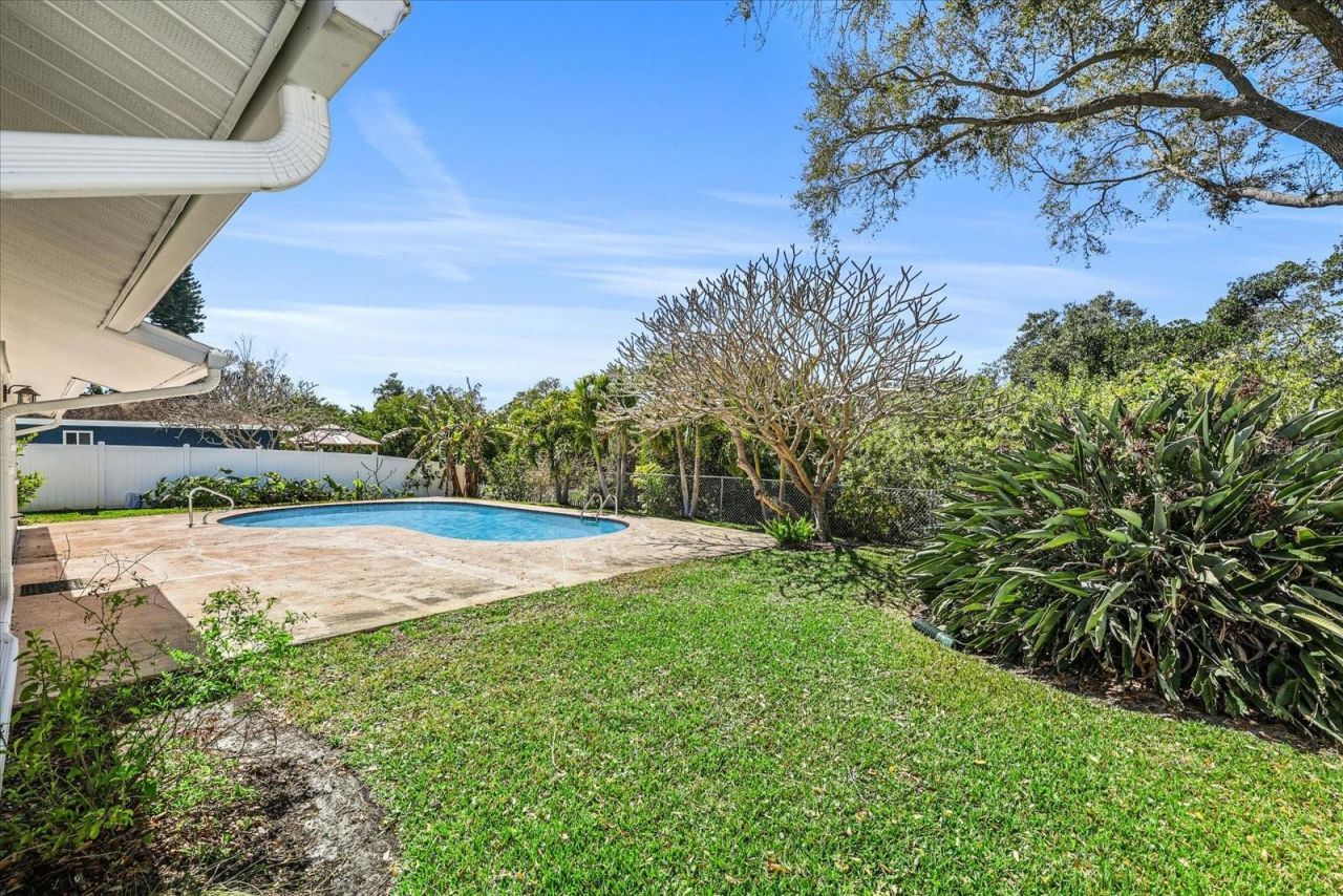 5730 16th Lane Ne, Saint Petersburg, FL 33703 Photo