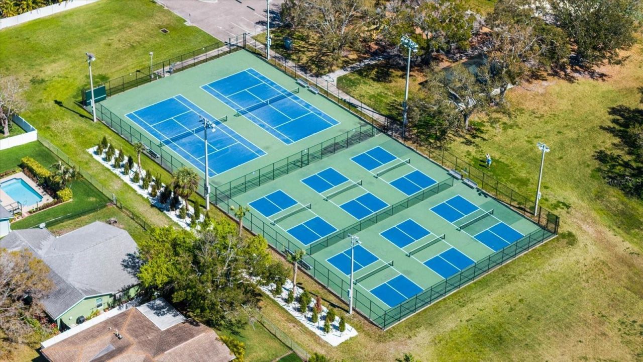 5730 16th Lane Ne, Saint Petersburg, FL 33703 Photo