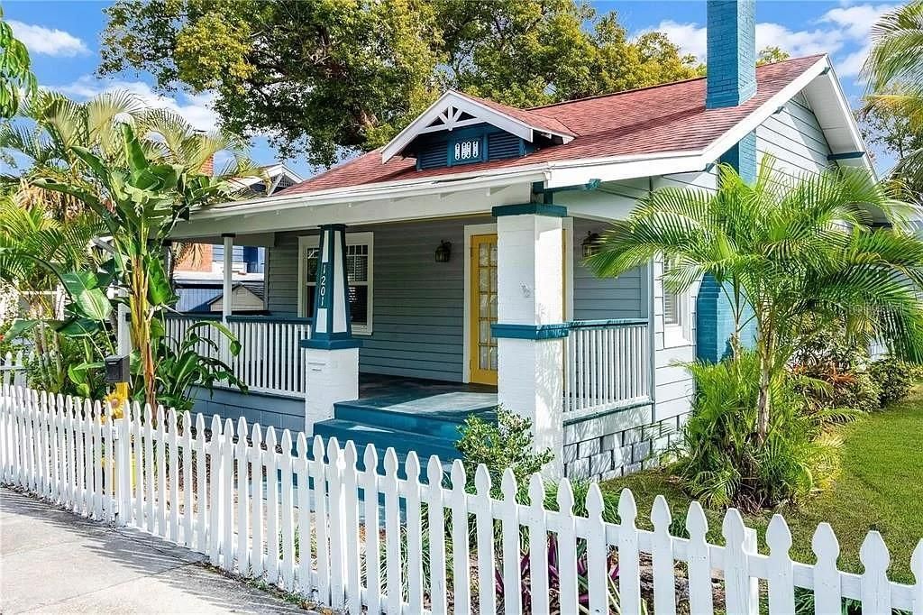 1201 Highland Street N, Saint Petersburg, FL 33701 Main Photo