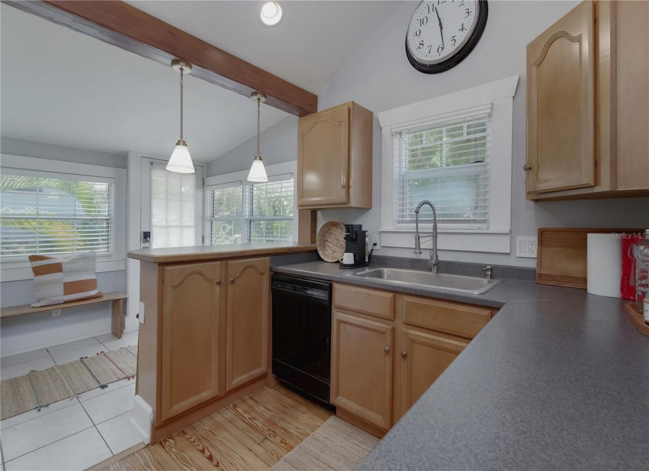 1201 Highland Street N, Saint Petersburg, FL 33701 Photo