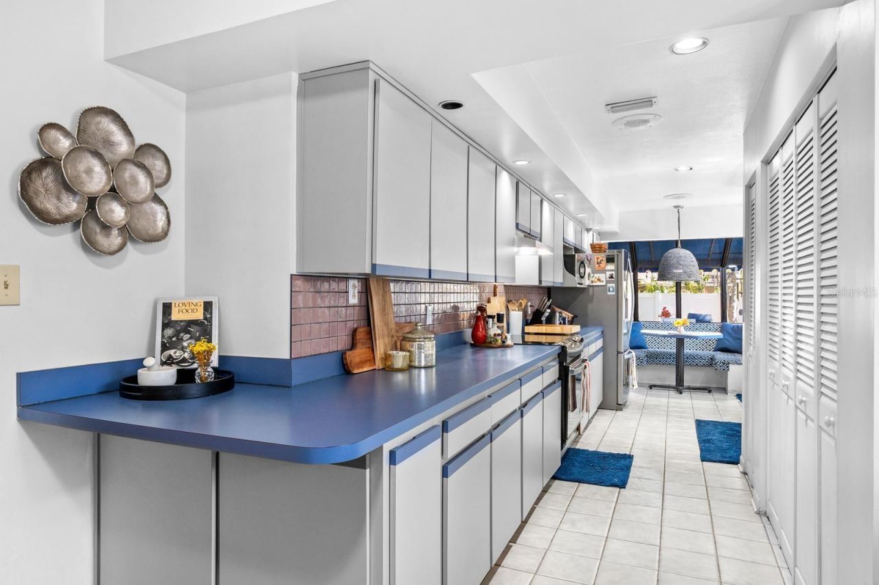 4606 S Esperanza Avenue, Tampa, FL 33611 Photo