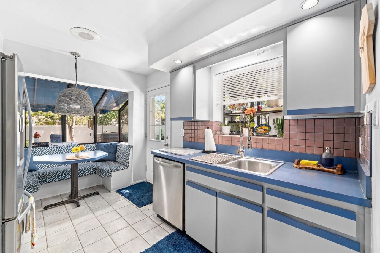 4606 S Esperanza Avenue, Tampa, FL 33611 Photo