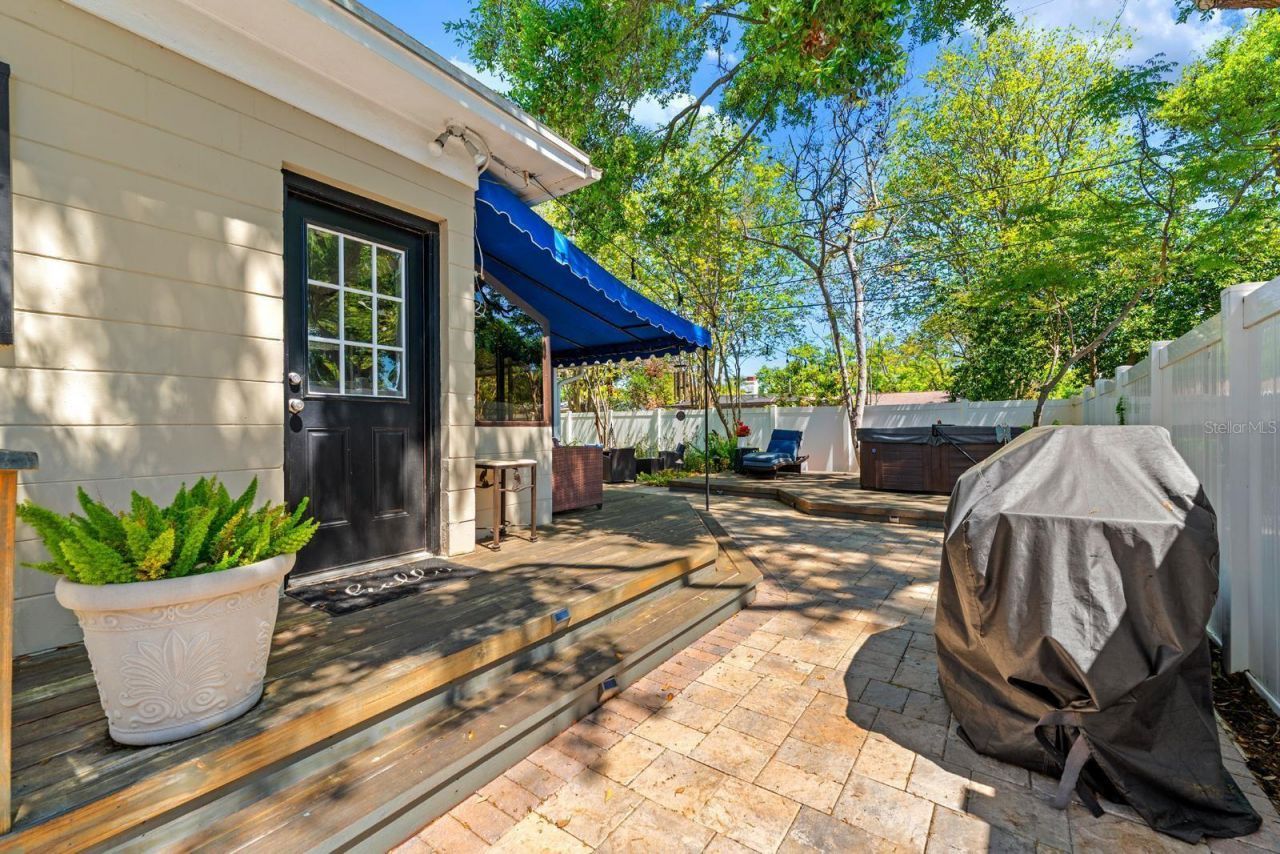 4606 S Esperanza Avenue, Tampa, FL 33611 Photo