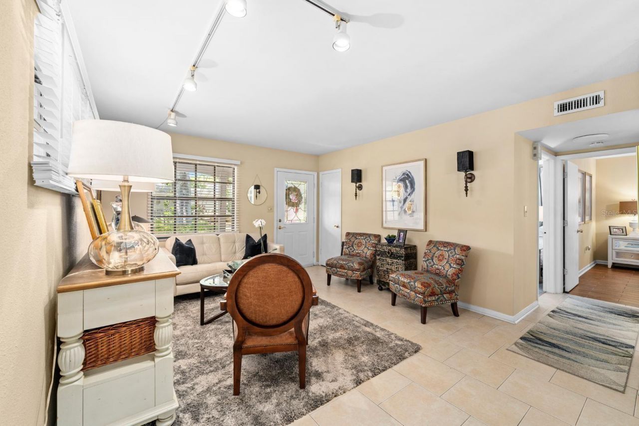 4606 S Esperanza Avenue, Tampa, FL 33611 Photo