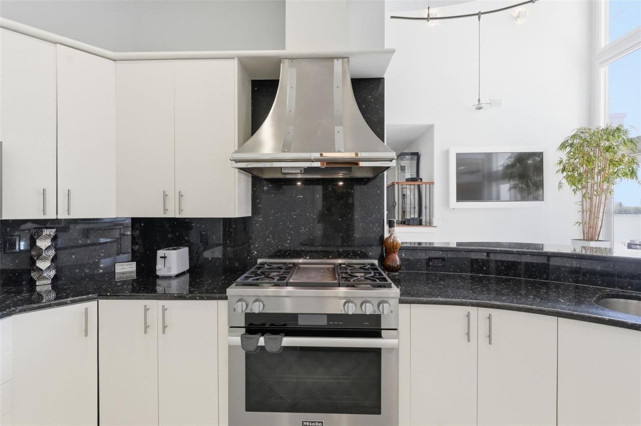 42 Midway Island, Clearwater, FL 33767 Photo