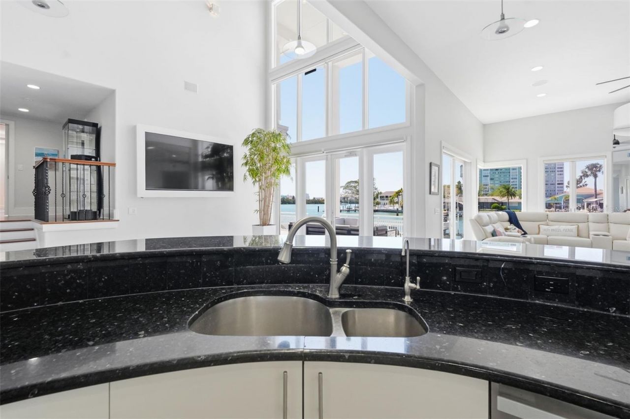 42 Midway Island, Clearwater, FL 33767 Photo