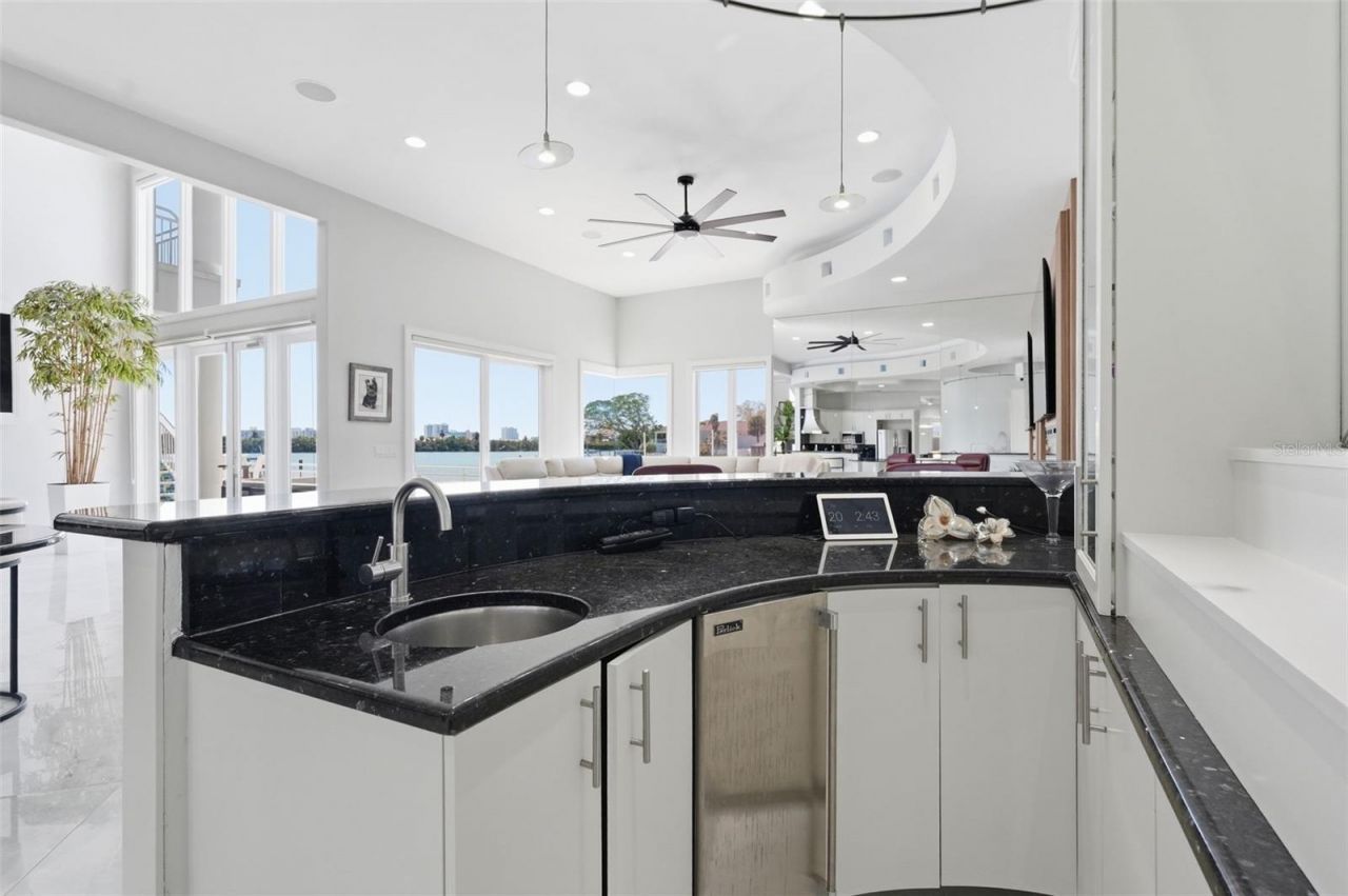 42 Midway Island, Clearwater, FL 33767 Photo