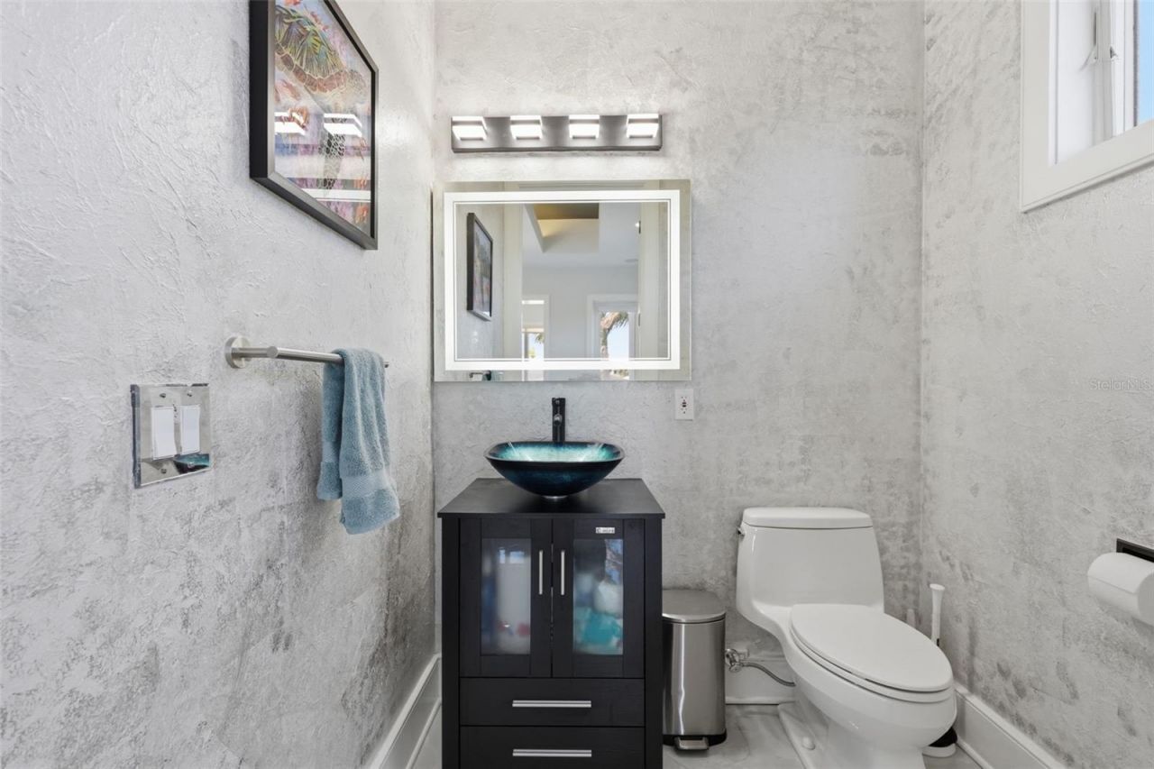 42 Midway Island, Clearwater, FL 33767 Photo