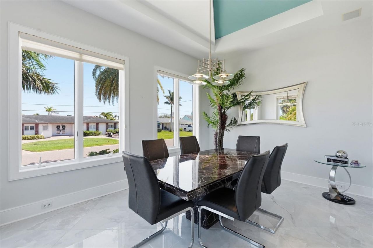 42 Midway Island, Clearwater, FL 33767 Photo