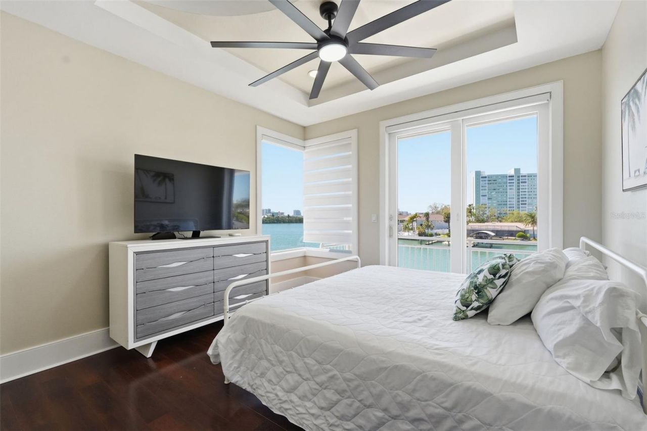 42 Midway Island, Clearwater, FL 33767 Photo