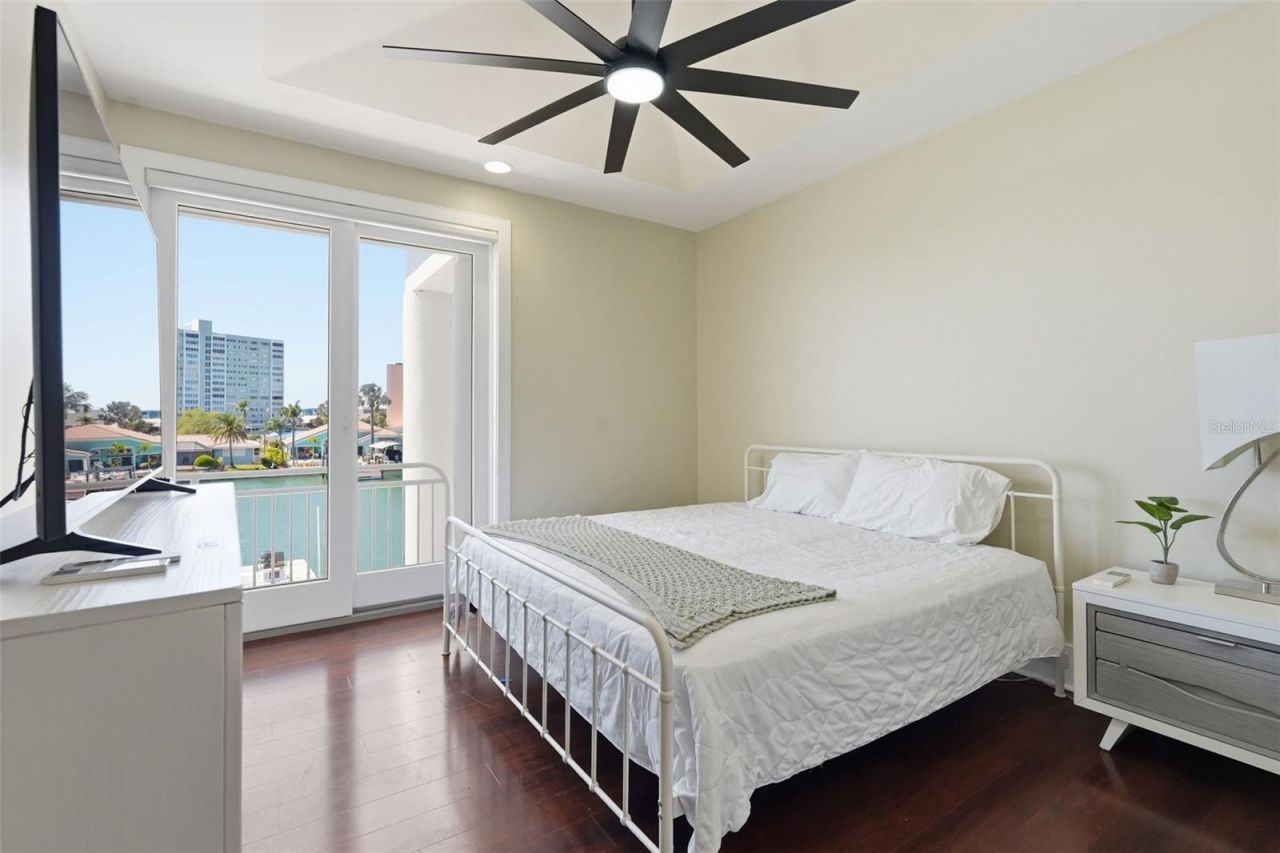 42 Midway Island, Clearwater, FL 33767 Photo