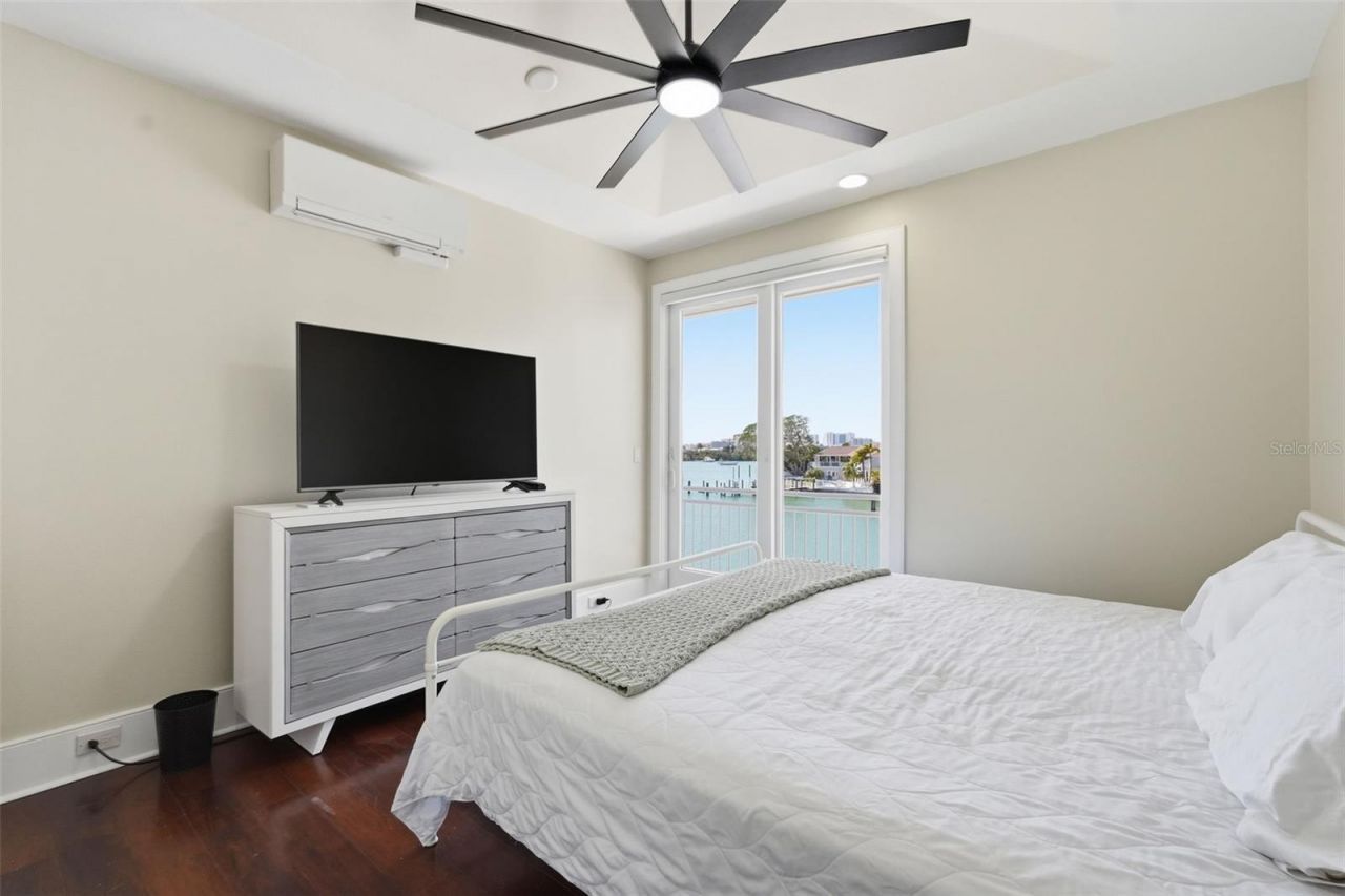 42 Midway Island, Clearwater, FL 33767 Photo