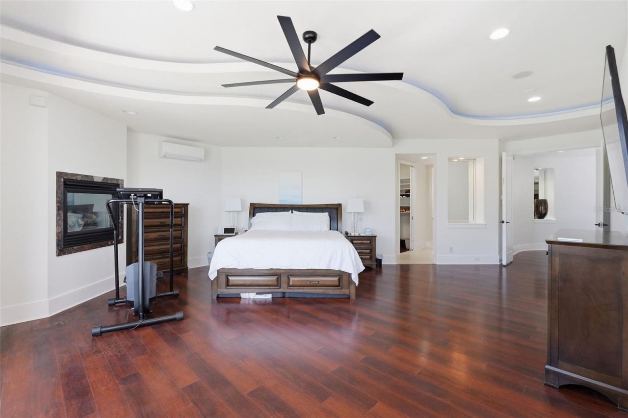 42 Midway Island, Clearwater, FL 33767 Photo