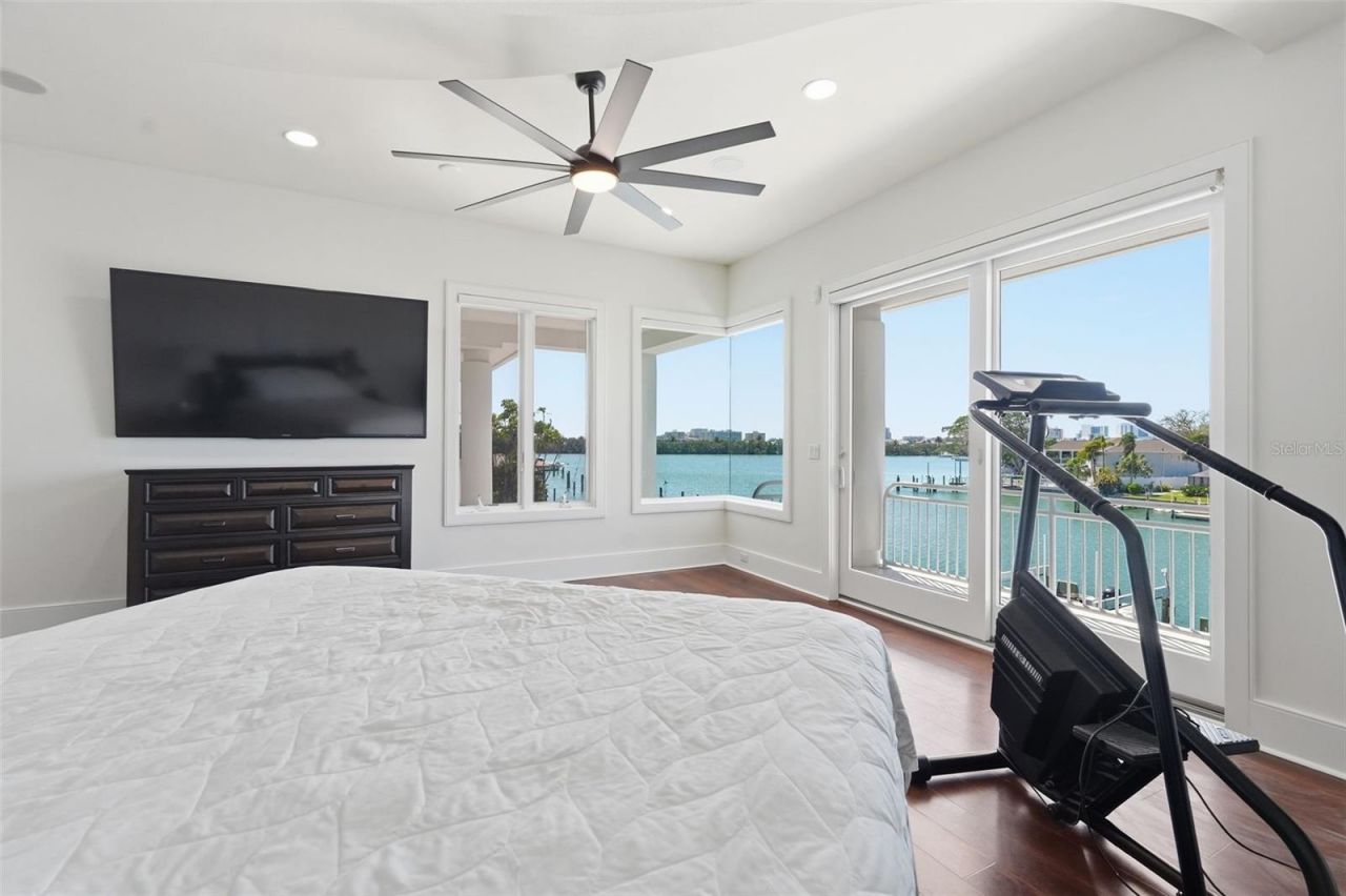 42 Midway Island, Clearwater, FL 33767 Photo