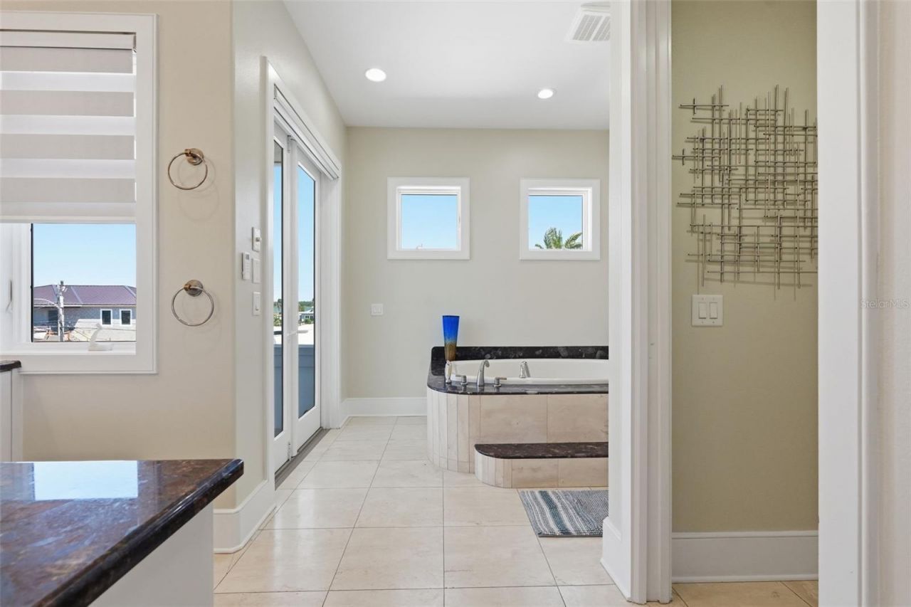 42 Midway Island, Clearwater, FL 33767 Photo