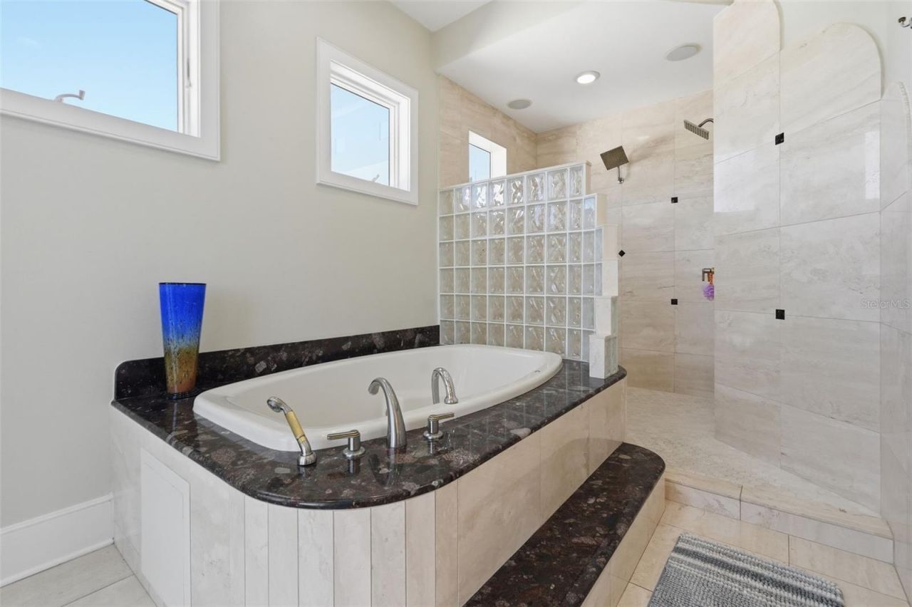 42 Midway Island, Clearwater, FL 33767 Photo