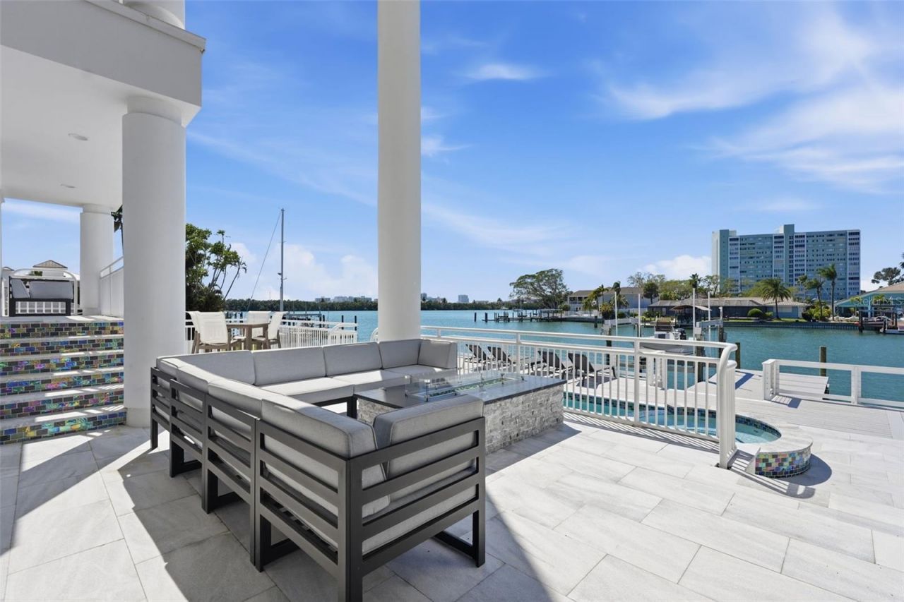 42 Midway Island, Clearwater, FL 33767 Photo