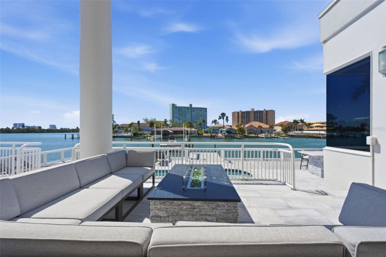 42 Midway Island, Clearwater, FL 33767 Photo