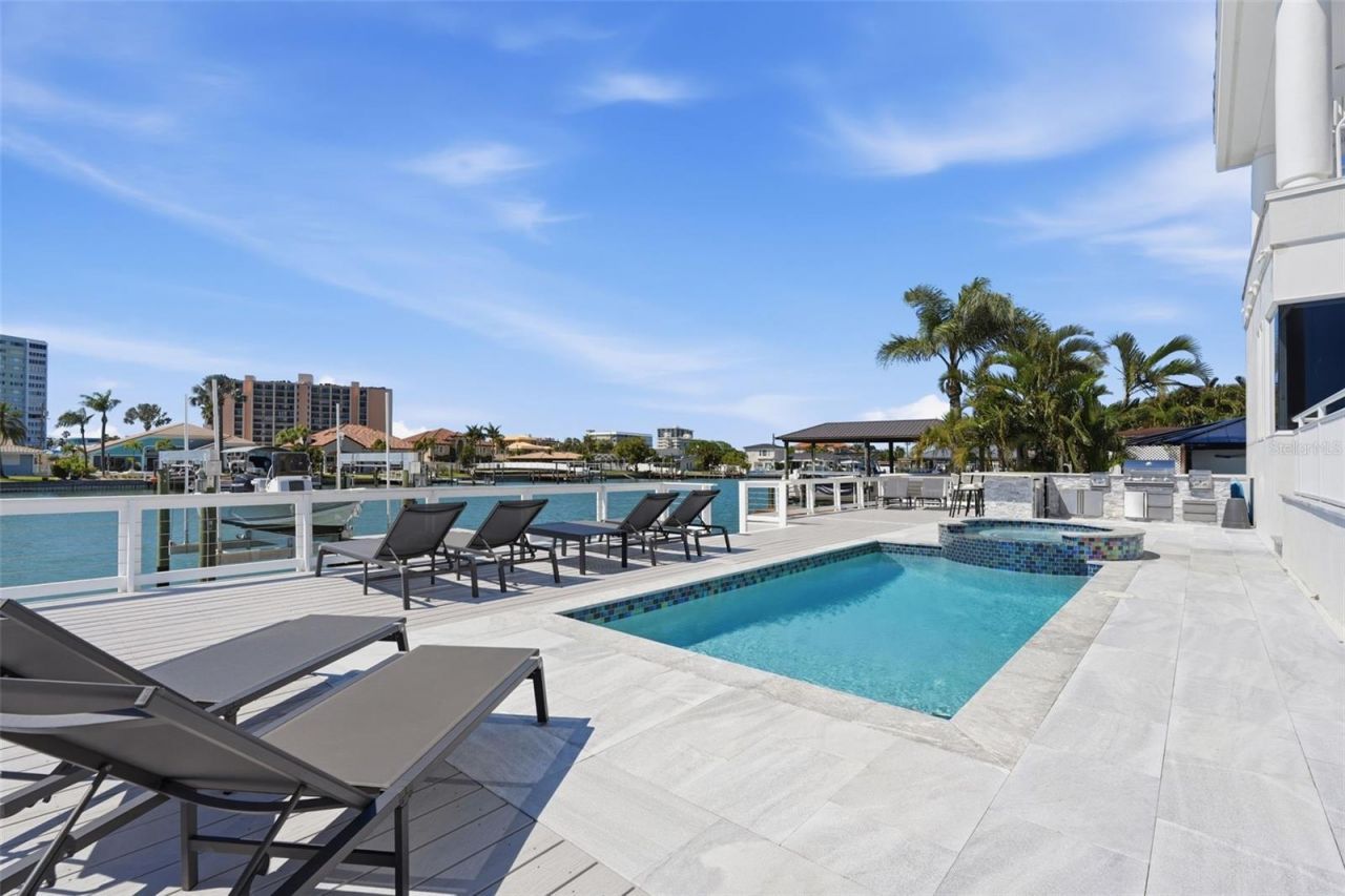 42 Midway Island, Clearwater, FL 33767 Photo