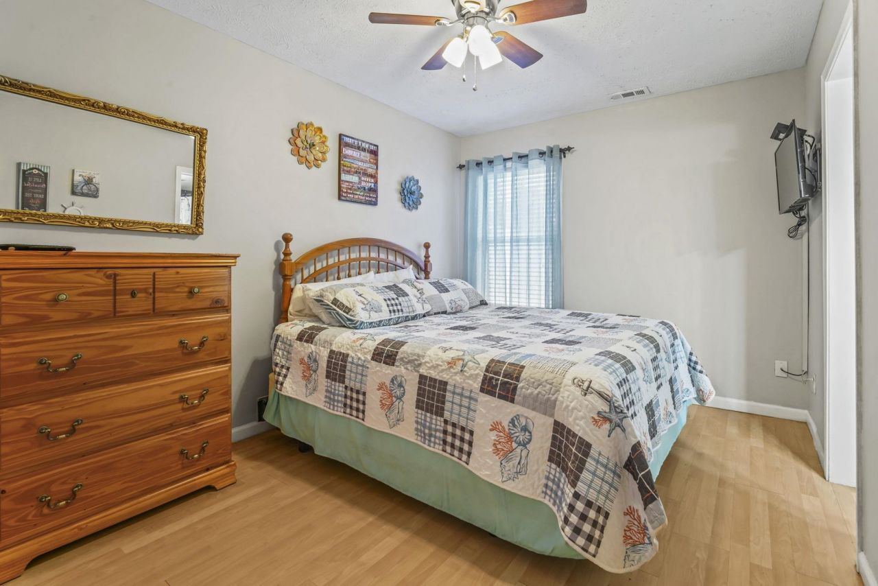 6001-1364 South Kings Hwy. Photo 15