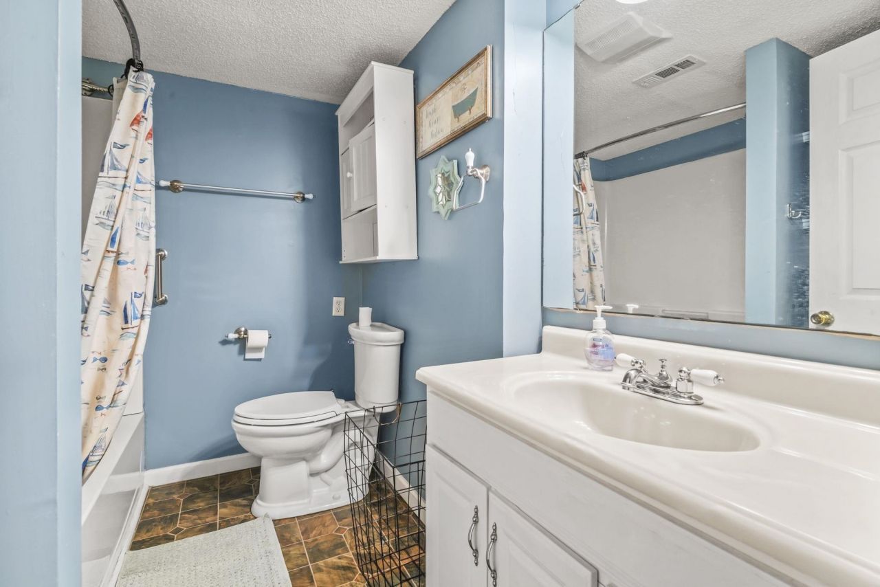 6001-1364 South Kings Hwy. Photo 17