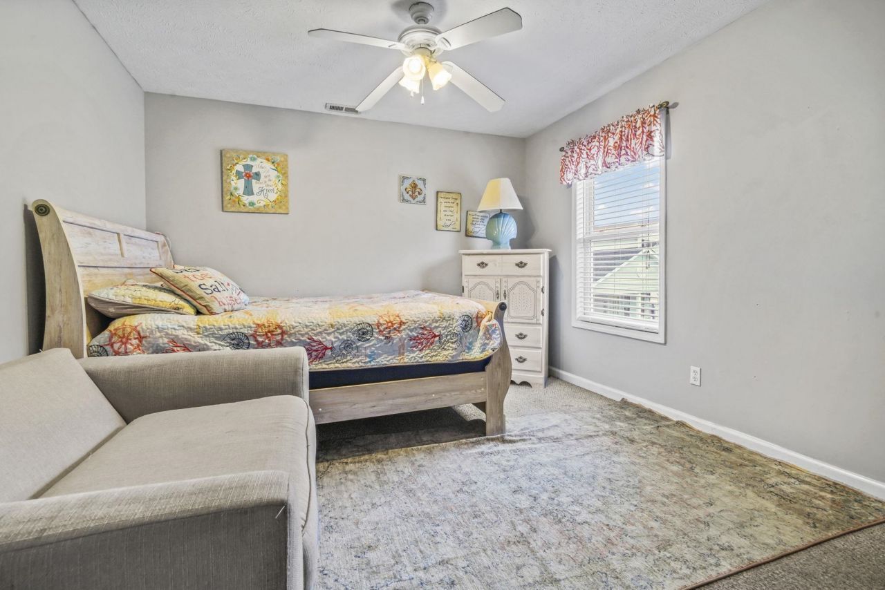 6001-1364 South Kings Hwy. Photo 20