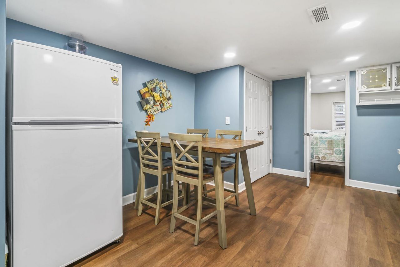 6001-1364 South Kings Hwy. Photo 9