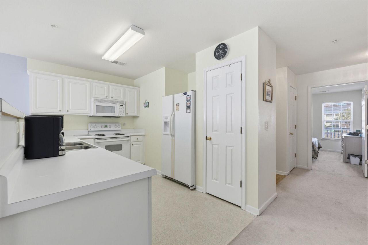 1230 River Oaks Dr.  Photo 11