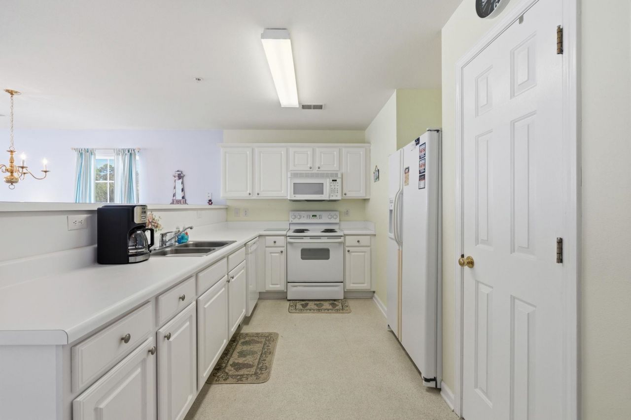 1230 River Oaks Dr.  Photo 12