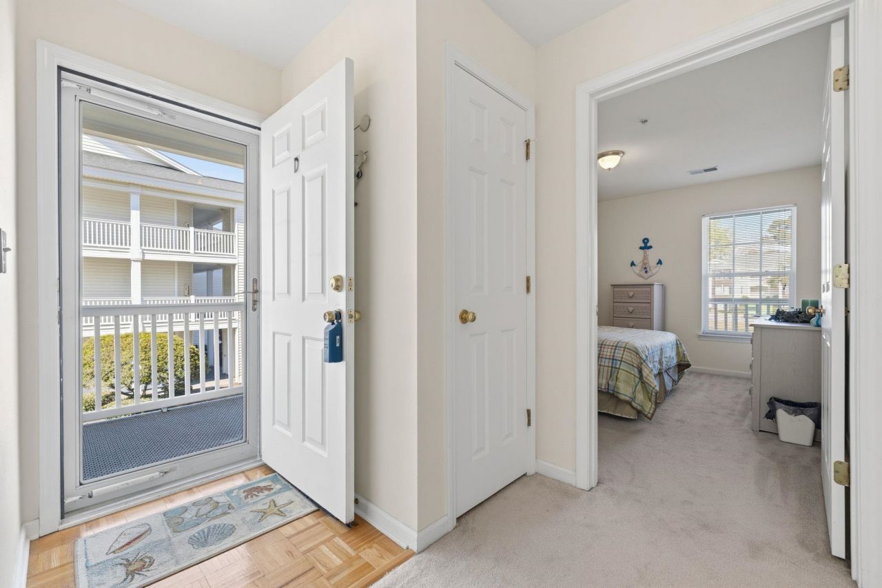 1230 River Oaks Dr.  Photo 5