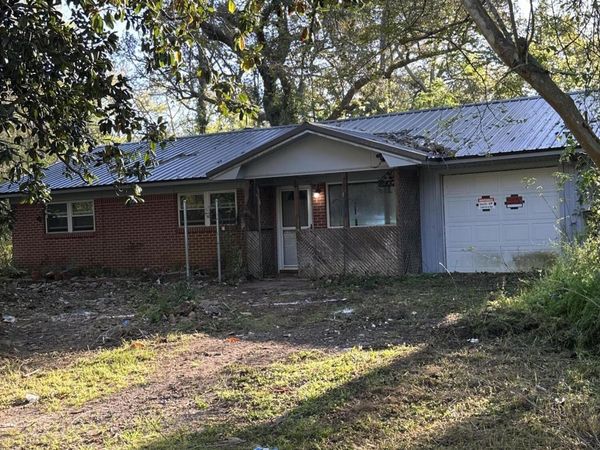 1304 May Street, Ocean Springs, MS 39564