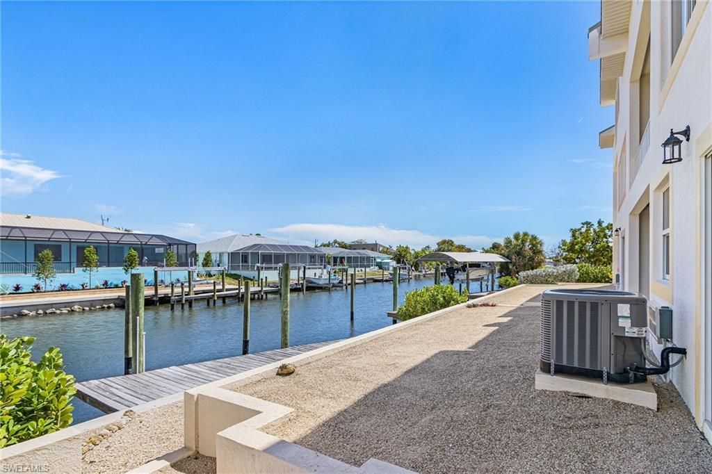 3100 Stringfellow Rd, Unit 4, Saint James City, FL 33956 Photo