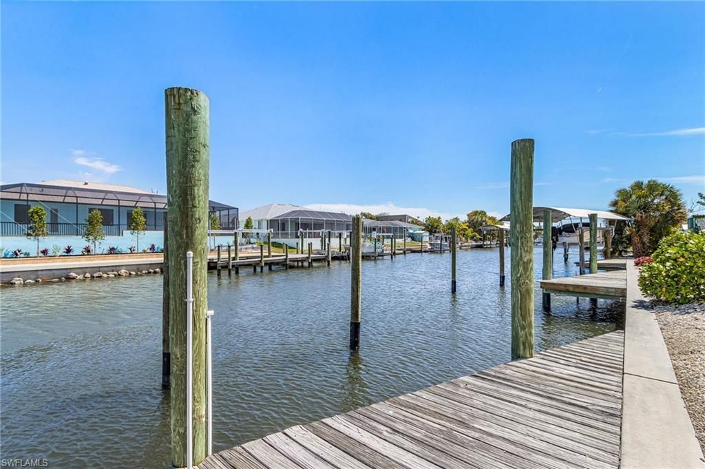 3100 Stringfellow Rd, Unit 4, Saint James City, FL 33956 Photo