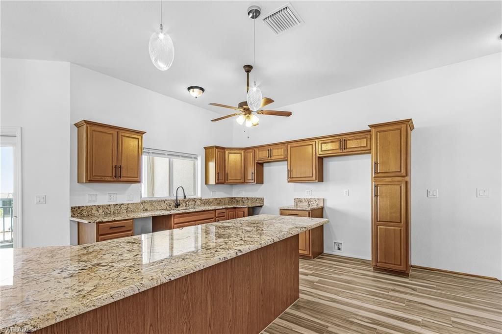 3100 Stringfellow Rd, Unit 4, Saint James City, FL 33956 Photo