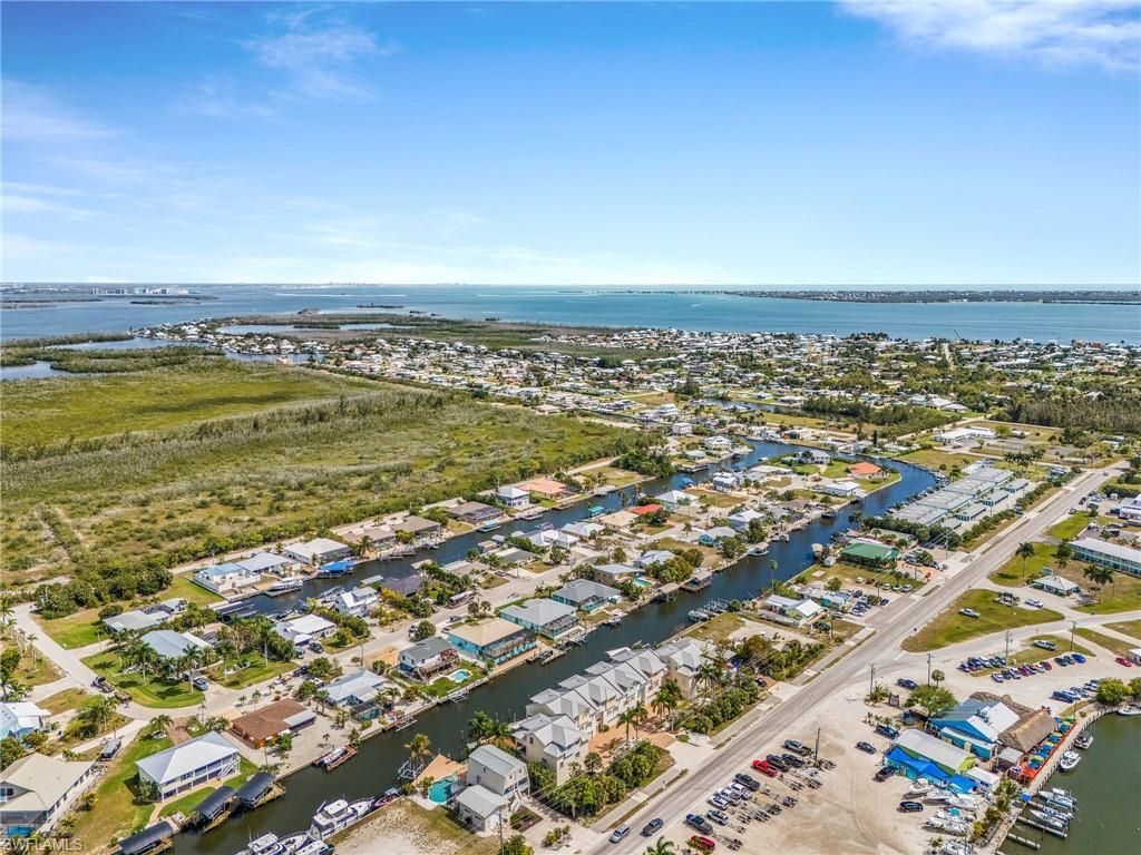 3100 Stringfellow Rd, Unit 4, Saint James City, FL 33956 Photo